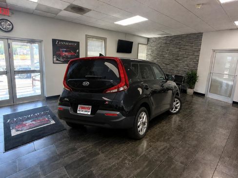 Used 2021 Kia Soul S FWD image 6