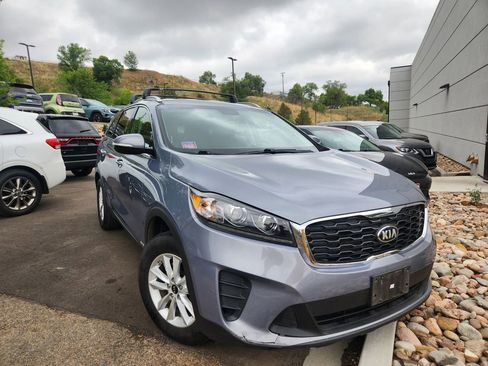 Used 2019 Kia Sorento AWD w/ LX Convenience Package image 3