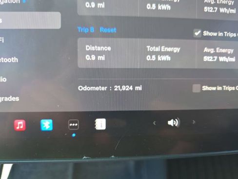 Used 2024 Tesla Model Y Long Range AWD/4WD image 13