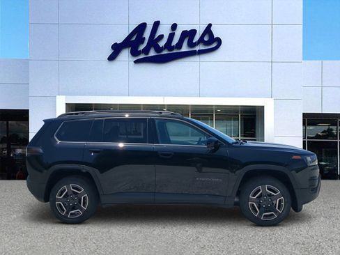 New 2026 Jeep Cherokee Laredo AWD/4WD image 1