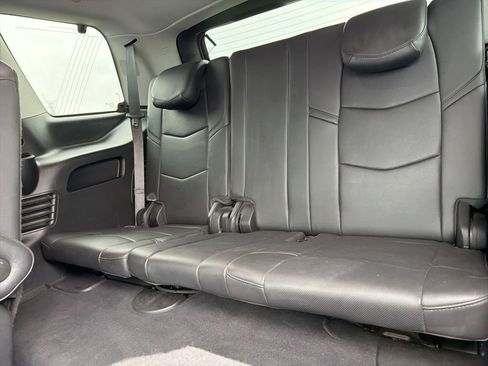Used 2019 Cadillac Escalade Luxury AWD/4WD image 8