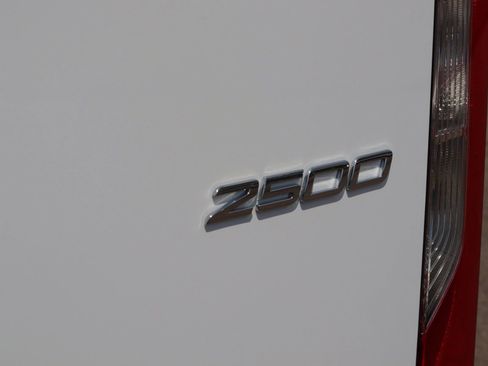 Used 2025 Mercedes-Benz Sprinter 2500 image 30