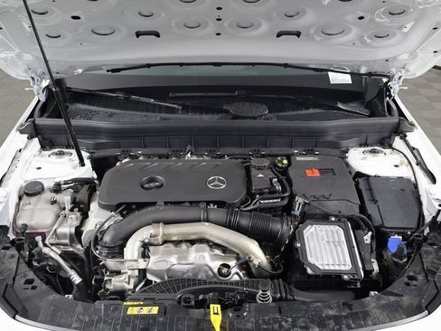 New 2026 Mercedes-Benz GLB 250 4MATIC image 9