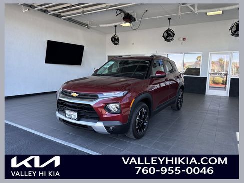 Used 2023 Chevrolet TrailBlazer LT FWD image 1