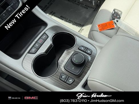 Used 2023 GMC Acadia SLT FWD image 33