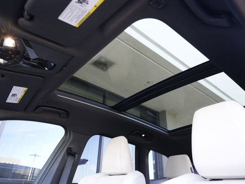 Used 2023 BMW X1 xDrive28i w/ Premium Package image 16