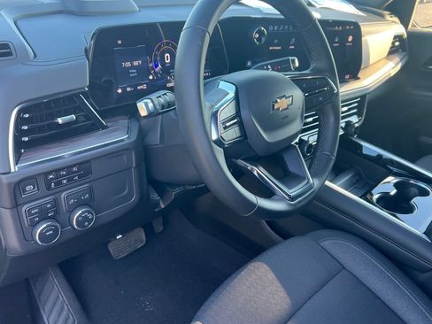 Used 2025 Chevrolet Tahoe LS AWD/4WD image 21