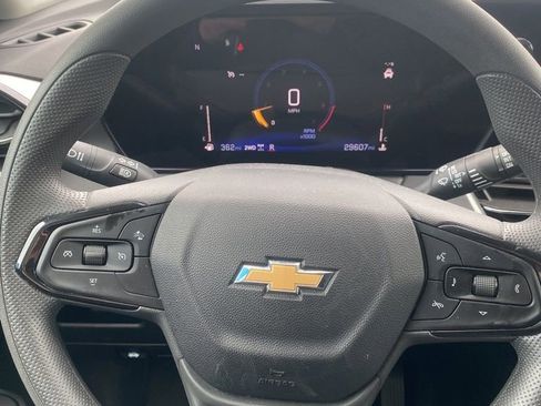 Used 2025 Chevrolet TrailBlazer LT AWD/4WD image 31