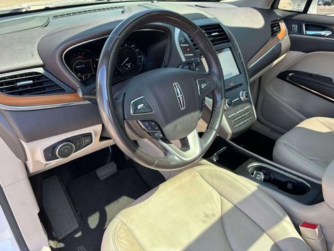 Used 2017 Lincoln MKC Select w/ Select Plus Package AWD/4WD image 7