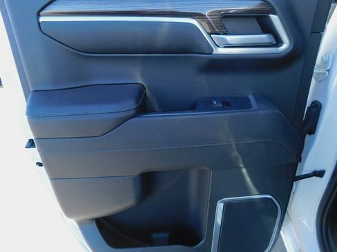 Used 2023 Chevrolet Silverado 1500 LT image 23