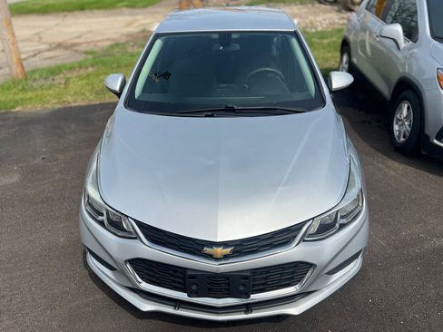 Used 2017 Chevrolet Cruze LS FWD image 4