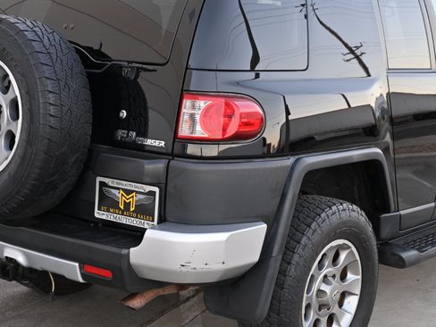 Used 2011 Toyota FJ Cruiser 4WD w/ Convenience Pkg image 31