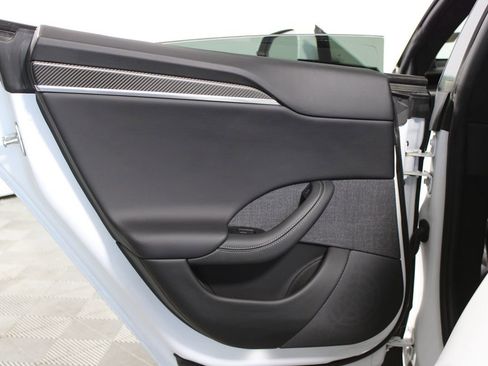 Used 2021 Tesla Model S Plaid image 15