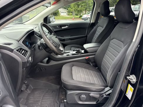 Used 2018 Ford Edge SE FWD image 18