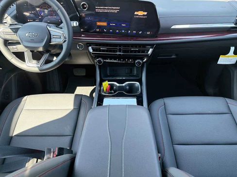 New 2026 Chevrolet Traverse Z71 w/ Driver Confidence Package AWD/4WD image 13