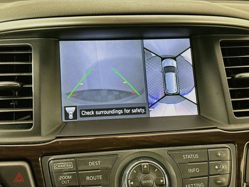 Used 2016 Nissan Pathfinder Platinum AWD/4WD image 16