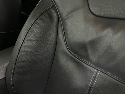 Used 2017 Ford Focus Titanium image 19