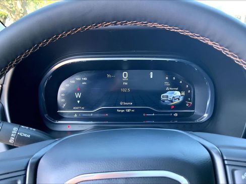 Used 2024 GMC Yukon AT4 w/ Technology Package AWD/4WD image 26