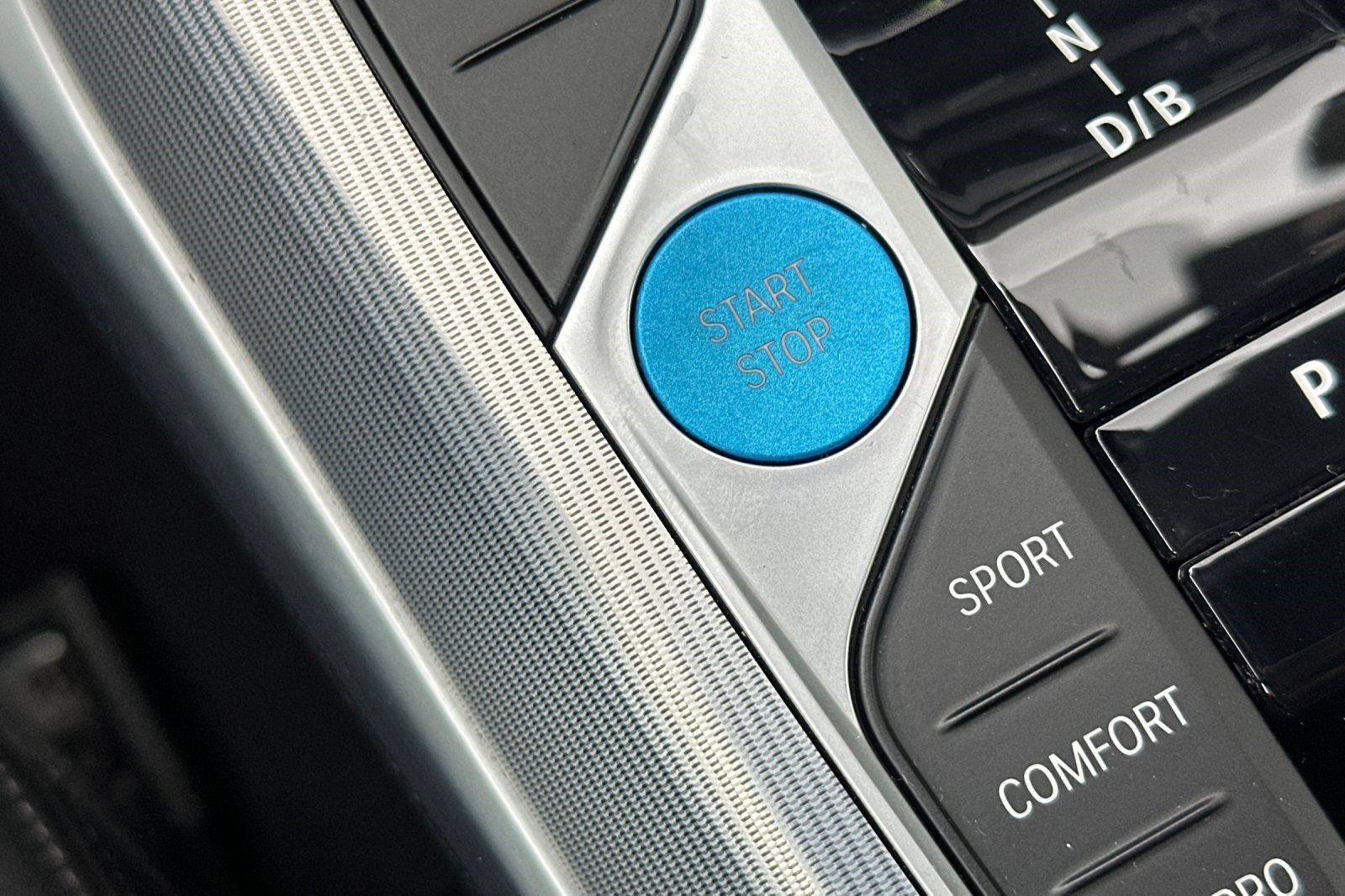 Used 2023 BMW i4 eDrive40 w/ M Sport Package RWD image 29