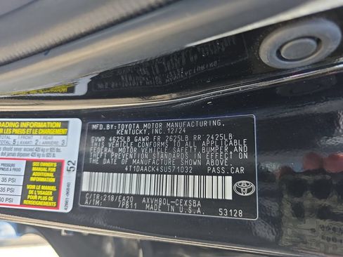 Used 2025 Toyota Camry SE FWD image 25
