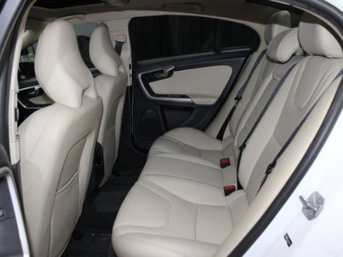 Used 2018 Volvo S60 T5 Dynamic w/ Vision Package image 19