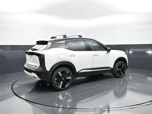 New 2026 Nissan Kicks SR FWD image 7