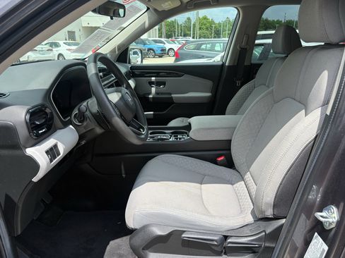Used 2024 Honda Pilot LX image 10