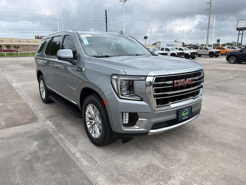 Used 2023 GMC Yukon SLT w/ SLT Luxury Package image 6