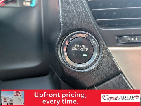 Used 2018 GMC Yukon XL Denali w/ Open Road Package RWD image 23