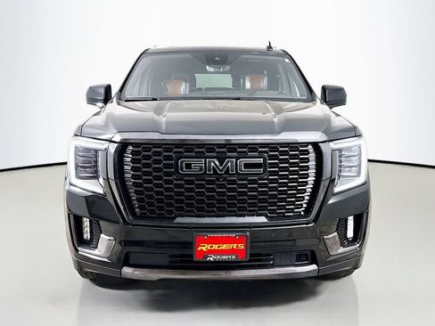Used 2023 GMC Yukon Denali Ultimate w/ LPO, Floor Liner Package AWD/4WD image 2