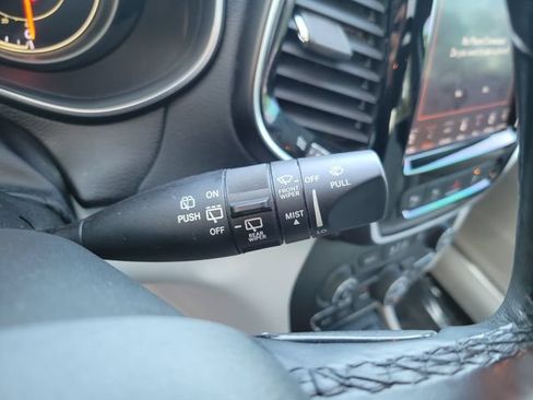 Used 2021 Jeep Cherokee Limited w/ Elite Package AWD/4WD image 26