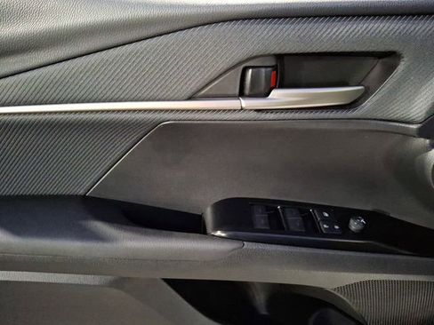 Certified 2025 Toyota Camry SE w/ Convenience Package image 12