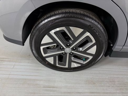 Used 2023 Hyundai Kona SEL image 11