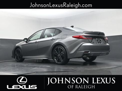 Used 2025 Toyota Camry XSE FWD image 18