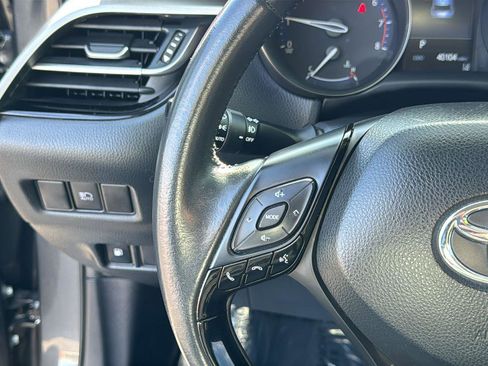 Used 2022 Toyota C-HR Limited image 16
