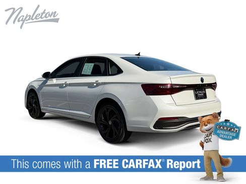 Used 2025 Volkswagen Jetta SE w/ Black Wheel Package FWD image 3