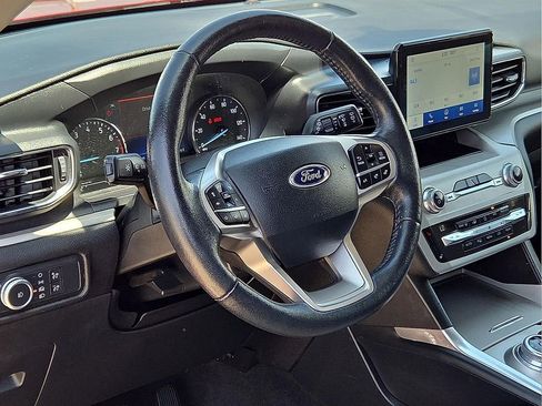 Used 2021 Ford Explorer XLT w/ Equipment Group 202A RWD image 15