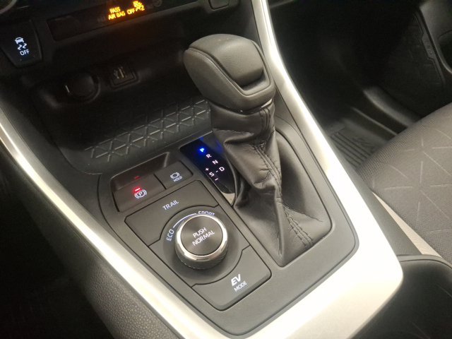 Used 2023 Toyota RAV4 XLE AWD/4WD image 30