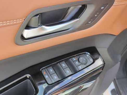 New 2026 Nissan Pathfinder Platinum FWD image 14