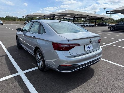 Used 2024 Volkswagen Jetta SE FWD image 7