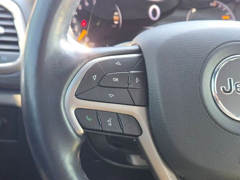 Used 2021 Jeep Grand Cherokee Laredo X image 32