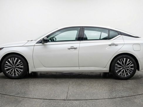 Used 2025 Nissan Altima 2.5 SV image 5
