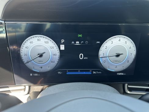 Used 2024 Hyundai Elantra SEL FWD image 16