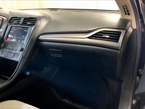 Used 2019 Ford Fusion SE w/ Equipment Group 151A image 18