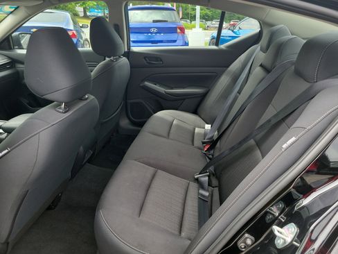 Used 2025 Nissan Altima 2.5 SV FWD image 11
