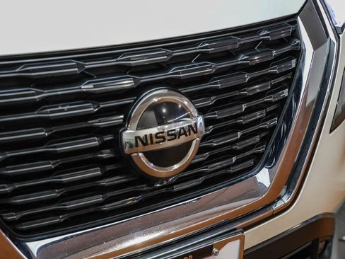 Used 2021 Nissan Rogue SL image 5