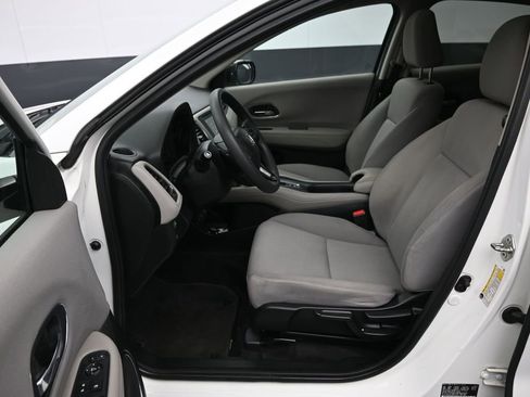 Used 2017 Honda HR-V EX image 18