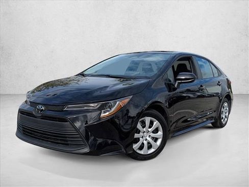 Certified 2025 Toyota Corolla LE image 1