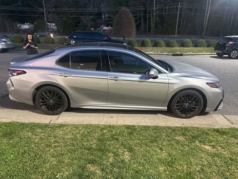 Used 2023 Toyota Camry XSE image 3