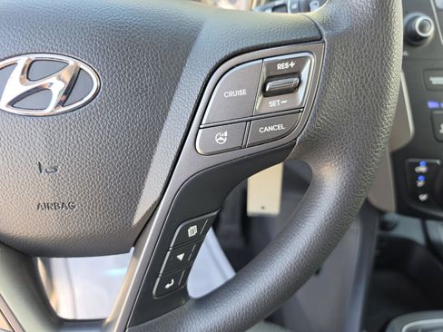 Used 2016 Hyundai Santa Fe SE AWD/4WD image 31